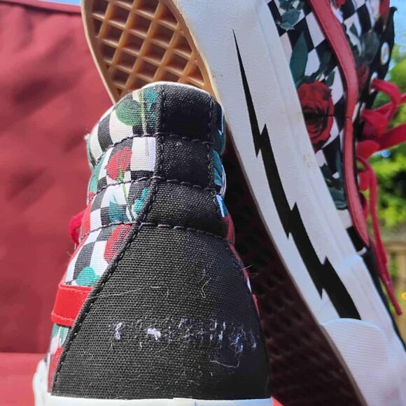 Vans Customs: 'Off the Wall', Roses - Picture 3 of 14